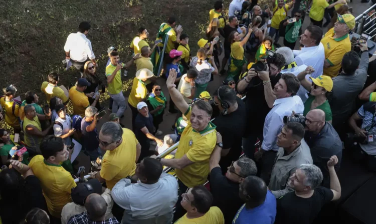 Brasília (DF), 07/05/2025 - O ex presidente, Jair Bolsonaro participa da manifestação em defesa da anistia aos condenados nos atos golpistas de 8 de Janeiro
Foto: Joédson Alves/Agência Brasil