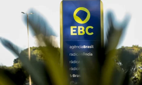 Brasília (DF), 09/05/2025 - Totem da Empresa Brasil de Comunicação (EBC).
Foto: Joédson Alves/Agência Brasil