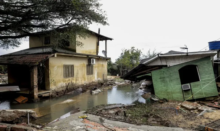 Porto Alegre (RS), 19/06/2024 - Casas destruídas na ilha da Picada após chuvas e novos alagamentos. Foto: Bruno Peres/Agência Brasil