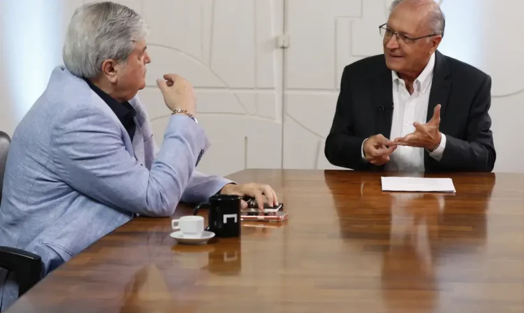 Brasília (DF), 09/03/2026 - Vice-Presidente da República, Geraldo Alckmin,  durante gravação do programa Na Mesa com Datena. 
Foto: Bruno Peres/Agência Brasil