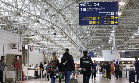 Rio de Janeiro (RJ), 02/10/2023 - Movimento de passageiros no Aeroporto Internacional Tom Jobim, no Galeão, após migração de voos operados no Aeroporto Santos Dumont. Foto: Fernando Frazão/Agência Brasil