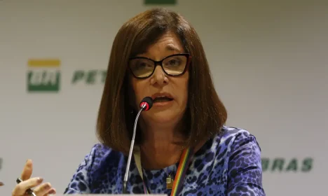 Rio de Janeiro (RJ) 27/05/2024 – A presidente da Petrobras, Magda Chambriard, fala à imprensa sobre sua gestão da companhia. Foto: Fernando Frazão/Agência Brasil