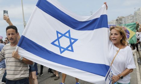 Rio de Janeiro (RJ), 15/10/2023 - Comunidade judaica faz caminhada em apoio a Israel, pela orla de Copacabana. Foto: Fernando Frazão/Agência Brasil