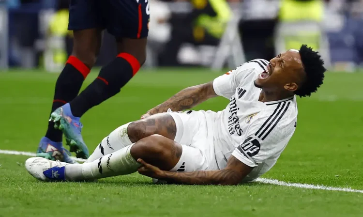 Éder Militão, do Real Madrid, se lesiona em jogo contra o Osasuna
09/11/2024
REUTERS/Susana Vera