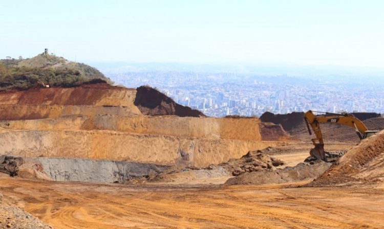 Serra do Curral, cartão postal de Belo Horizonte