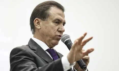 Brasília (DF), 12/08/2025 - O ministro do Trabalho, Luiz Marinho, durante o lançamento da campanha de comunicação “Espelhos: sobre a inserção de jovens no mercado de trabalho”. A campanha tem como objetivo desconstruir estereótipos sobre juventude e trabalho. Foto: Marcelo Camargo/Agência Brasil