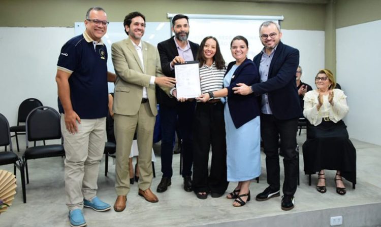 Mossoró (RN), 20/03/2026 - A população da cidade de Mossoró (RN) passou a contar com o sinal da UERN TV, da Universidade do Estado do Rio Grande do Norte (UERN). O projeto de levar a emissora universitária para o canal 20.1 concretiza-se por meio de parceria com a Empresa Brasil de Comunicação (EBC), integra a estratégia de expansão da Rede Nacional de Comunicação Pública (RNCP) e acontece com recursos do programa Brasil Digital, do Governo do Brasil. Foto: UERN/Divulgação