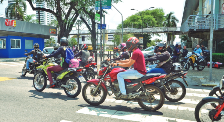 Segundo dados da Abraciclo, vendas de motocicletas cresceram 30% no ano passado em relação ao ano anterior; maior número nos últimos 11 anos / Foto: José Aldenir - Agora RN