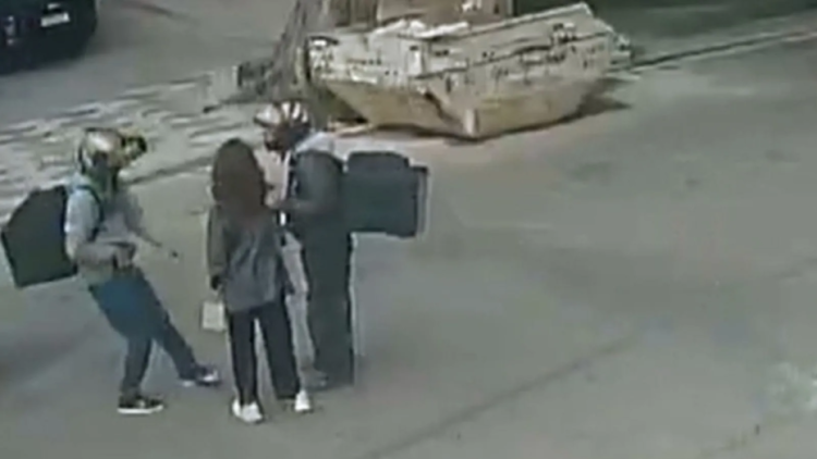 Assaltada por falsos entregadores, mulher fica em estado de choque em SP. Foto: Reprodução.