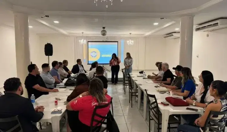 Prefeita eleita Nilda e sua vice, Kátia, em reunião nesta semana com integrantes da equipe de transição de gestão / Foto: Reprodução