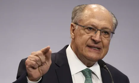 Brasília (DF), 15/10/2024 - O vice-presidente Geraldo Alckmin durante a reunião plenária do Grupo Executivo do Complexo Econômico-Industrial da Saúde (GECEIS). Foto: Marcelo Camargo/Agência Brasil