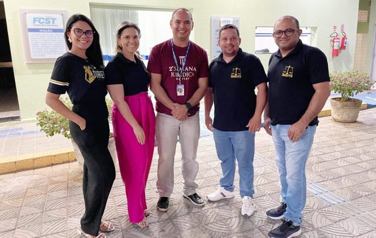 Orianne Kyzia, Claudia Varlene, Jardeson de Carvalho, Sidney Silva e o professor Rilawilson de Azevedo