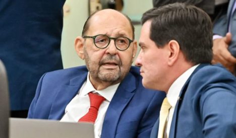 Os deputados estaduais Gustavo Carvalho e George Soares estão em campanha na Assembleia - (Foto: EDUARDO MAIA)