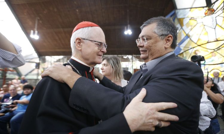 São Paulo (SP) 24/09/2023  Padre Júlio Lancellotti recebe medalha da Ordem do Mérito do Ministério da Justiça, Flávio Dino. Foto Paulo Pinto.