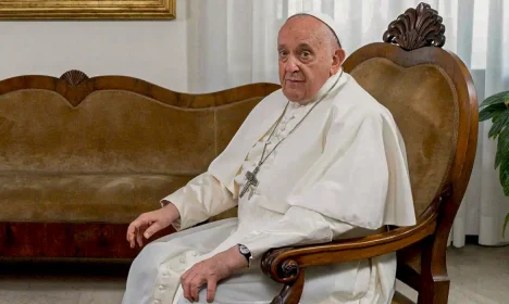 Roma 20/10/2023 – Papa Francisco duarente entrevista em seu gabinete no Vaticano
Foto: Vatican Media/Divulgação