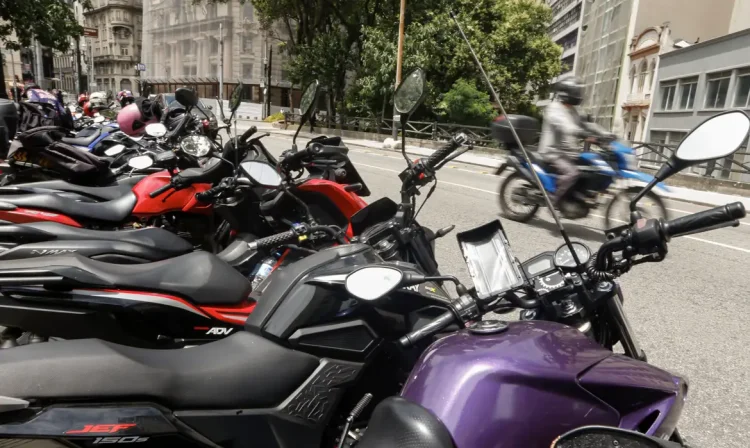 _pin9119 São Paulo (SP), 16/01/2025 - Aplicativo 99, lança serviço de Moto Taxi em São Paulo, contrariando norma da prefeitura que proíbe o serviço.
Foto: Paulo Pinto/Agência Brasil