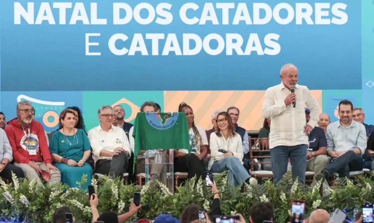São Paulo (SP), 19/12/2025 - Presidente Lula  participa do natal das Catadoras e visita a Expo Catadores 2025, no Anhembi.  Foto Paulo Pinto/Agencia Brasil