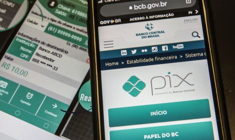 Pix é o pagamento instantâneo brasileiro. O meio de pagamento criado pelo Banco Central (BC) em que os recursos são transferidos entre contas em poucos segundos, a qualquer hora ou dia. É prático, rápido e seguro.
Foto: Marcello Casal Jr/Agência Brasil/Arquivo