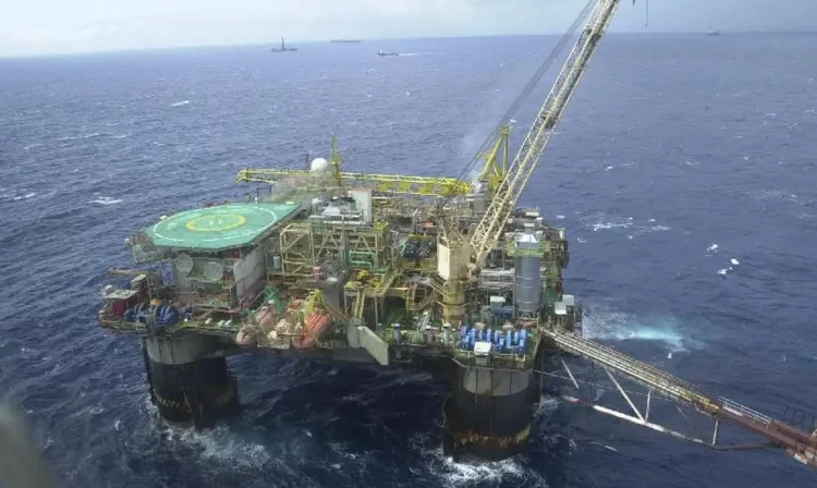 plataforma_arquivo Plataforma de petróleo