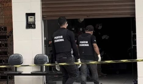 Polícia Civil esteve no local coletando evidências do crime - (Foto: Gláucia Lima)