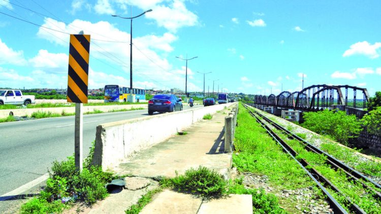 Ponte de Igapó tem sido alvo de discussões acaloradas entre DNIT e Secretaria de Meio Ambiente e Urbanismo de Natal. Foto: José Aldenir/Agora RN