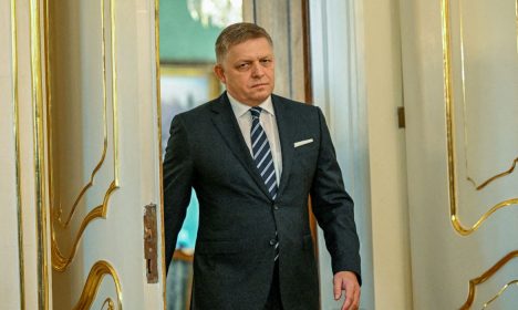 Premiê da Eslováquia Robert Fico
 25/10/2023   REUTERS/Radovan Stoklasa