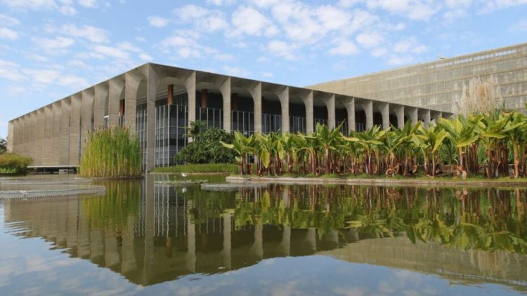 Palácio do Itamaraty na Esplanada dos Ministérios brasileiros desaparecidos