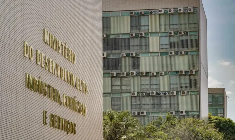 Brasília (DF), 11/10/2023, Prédio do Ministério do Desenvolvimento, Indústria, Comércio e Serviços, na Esplanada dos Ministérios em Brasília.  Foto: Rafa Neddermeyer/Agência Brasil
