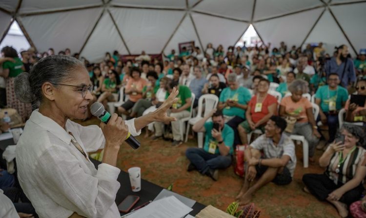 Brasília (DF), 14/09/2023, A ministra do Meio Ambiente e Mudança do Clima, Marina Silva, durante abertura  do 10º Encontro e Feira dos Povos do Cerrado, na Torre de TV, em Brasília.  Foto: Rafa Neddermeyer/Agência Brasil