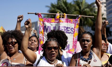 Rio de Janeiro (RJ), 28/07/2024 - 10ª Marcha das Mulheres Negras do RJ.  Mulheres negras marcham contra o racismo e pelo bem viver, na praia de  Copacabana, zona sul da cidade. Foto: Tânia Rêgo/Agência Brasil