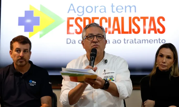 Rio de Janeiro (RJ), 02/09/2025 - O ministro da Saúde, Alexandre Padilha, participa, no Instituto Fernandes Figueira (IFF), da cerimônia de assinatura de atos do programa Agora Tem Especialistas, voltados à reestruturação dos institutos federais e do Hospital da Lagoa no estado. Foto: Tânia Rêgo/Agência Brasil