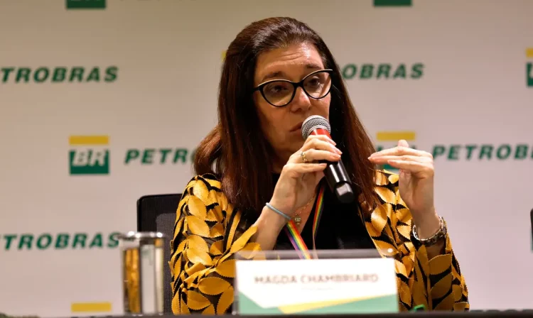 Rio de Janeiro (RJ), 27/02/2025 - A presidente da Petrobras, Magda Chambriard, fala durante  coletiva sobre os resultados financeiros da Petrobras de 2024.  Foto: Tânia Rêgo/Agência Brasil