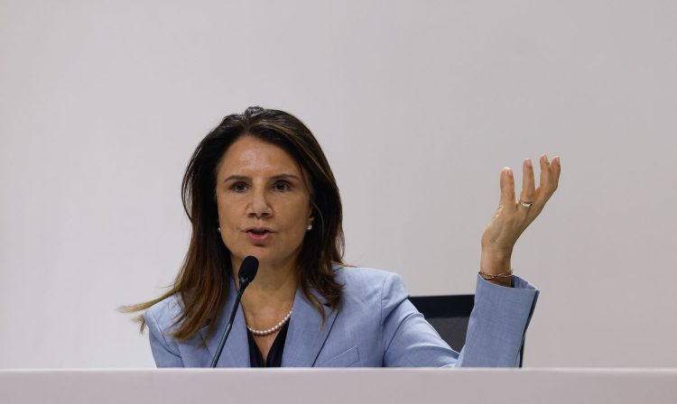 Belém (PA), 17/11/2025 - A CEO da COP30 é Ana Toni fala em coletiva de imprensa de balanço final do dia de hoje na COP30. Foto: Tânia Rêgo/Agência Brasil