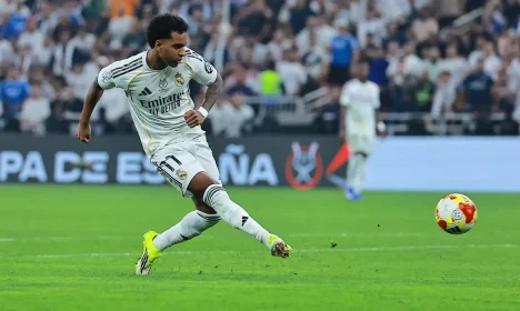 Rodrygo durante partida do Real Madrid contra o Atlético de Madri pela Supercopa da Espanha
08/01/2026 REUTERS/Stringer