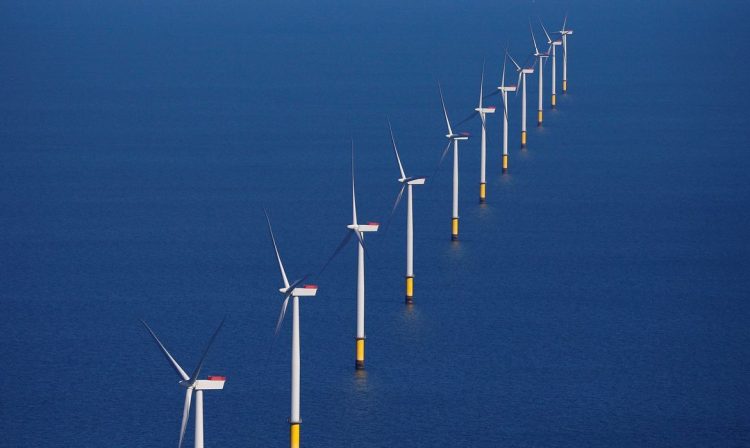 Geração eólica no mar pode acelerar transição energética no Brasil. Foto: Reuters/Phil Noble