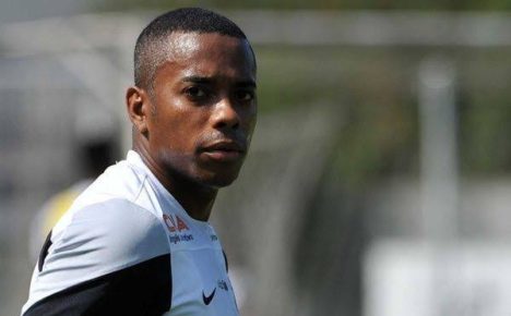 Robinho foi sentenciado por estuprar mulher junto com outros 5 homens