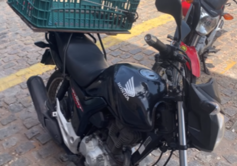 Moto furtada de entregador da Amazon. Foto: Reprodução/Via Certa Natal.