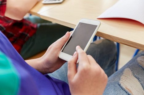 SENADO DEBATE USO DO CELULAR NAS ESCOLAS 22