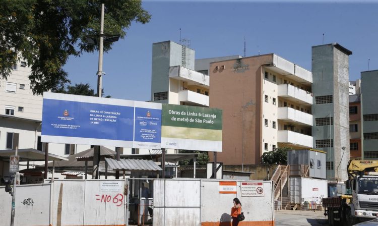 São Paulo (SP), 08.11.2023 - Peritos fazem vistoria no canteiro de obras do metro Linha 6 - Laranja, no bairro do Bexiga, onde foi encontrado um sítio arqueológico, nomeado como Saracura Vai-Vai. Foto: Paulo Pinto/Agência Brasil