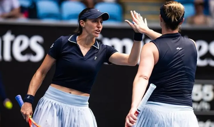Luisa Stefani e Gabriela Dabrowski avançam às quartas do WTA 1000 de Doha, em 11/02/2026