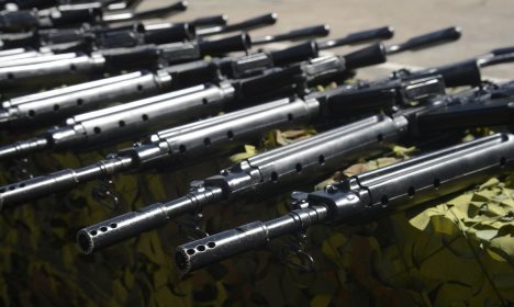 O Gabinete de Intervenção Federal faz entrega à Polícia Militar de fuzis no Quartel do 1º Batalhão de Guarda, em São Cristóvão, na zona norte do Rio de Janeiro.