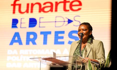 Rio de Janeiro (RJ), 04/07/2024 –A Ministra da Cultura, Margareth Menezes durante o evento Encontro Funarte Rede das Artes: da Retomada à Política Nacional das Artes no Teatro Dulcina, no centro do Rio de Janeiro. Foto: Tomaz Silva/Agência Brasil