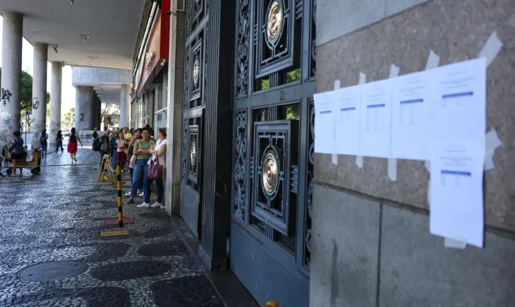 Rio de Janeiro (RJ), 05/10/2025 – Candidatos chegam ao local de prova do Concurso Nacional Unificado (CNU), no centro do Rio de Janeiro. Foto: Tomaz Silva/Agência Brasil