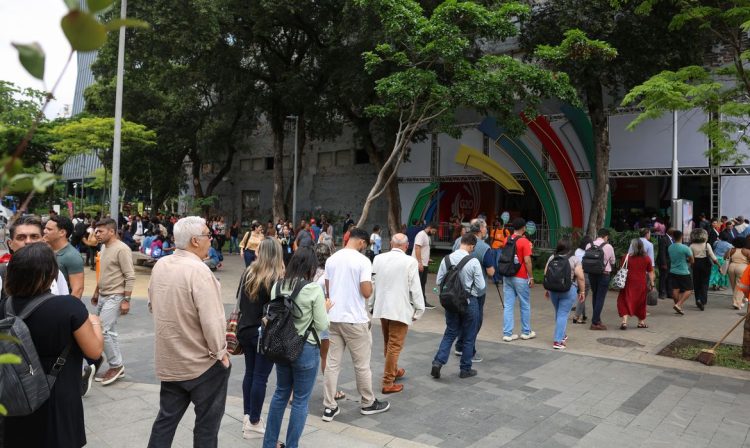 Rio de Janeiro (RJ), 14/11/2024 - Chegada dos participantes para o G20 Social, no Boulevard Olímpico na zona portuária da capital fluminense. Foto: Tomaz Silva/Agência Brasil