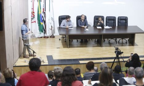 São Paulo SP 10/10/2023  Fundacentro  IV Seminário: Trabalho e Saúde dos Professores - Precarização, adoecimento e caminhos para a mudança. Mesa esq-dir Pedro Tourinho, Cezar Saito e Jefferson Peixoto.  Foto Paulo Pinto/Agência Brasil