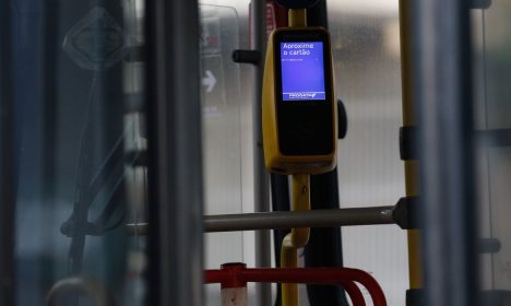 Ônibus do sistema público de transportes