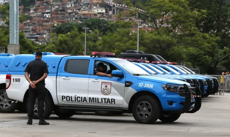 A secretaria de estado de Polícia Militar do Rio de Janeiro entrega  mais um lote de 114 viaturas adquiridas no ano passado para recompor a frota da corporação.