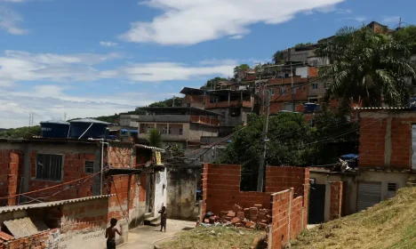 Rio de Janeiro (RJ), 22/02/2023 - Aglomerado de casas das favelas do Complexo do Alemão, zona norte da cidade.  Foto: Tânia Rêgo/Agência Brasil