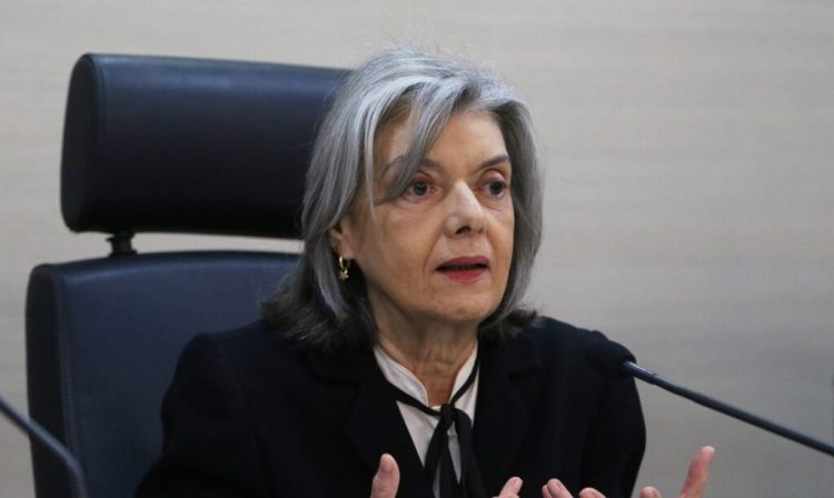 A ministra do Supremo Tribunal Federal (STF) Cármen Lúcia palestra no curso de iniciação para  juízes que tomaram posse este ano, na Escola da Magistratura do Estado do Rio (Emerj), no centro da cidade.