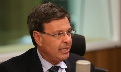 O ministro do Turismo, Gilson Machado Neto, é entrevistado no programa A Voz do Brasil.
